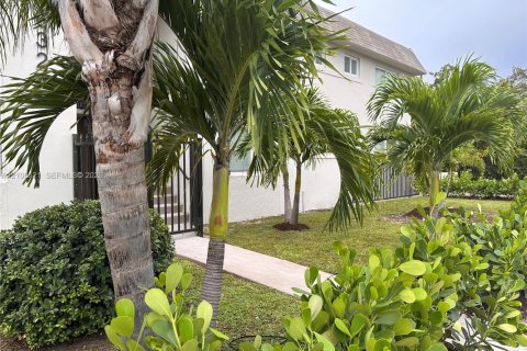 Villa ou maison à louer à Miami, Floride: 1 chambre, 690.45 m2 № 2428197 - photo 23