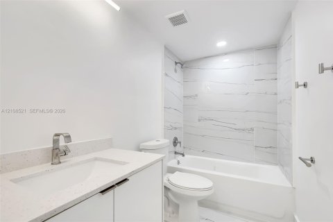 Villa ou maison à louer à Miami, Floride: 1 chambre, 690.45 m2 № 2428197 - photo 7