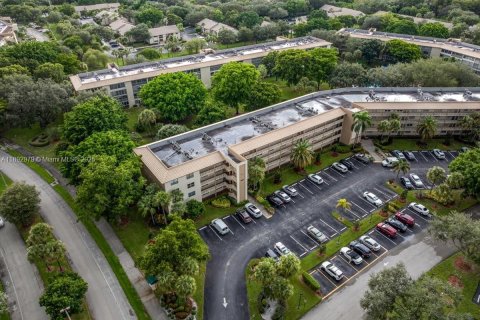 Copropriété à vendre à Coconut Creek, Floride: 2 chambres, 107.4 m2 № 1946700 - photo 17