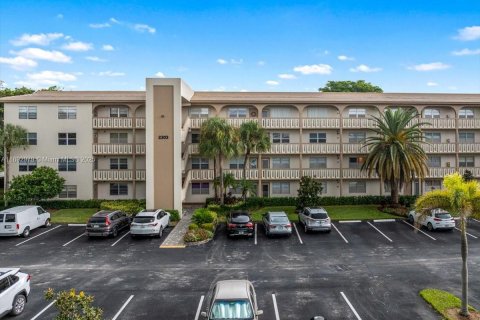 Copropriété à vendre à Coconut Creek, Floride: 2 chambres, 107.4 m2 № 1946700 - photo 22