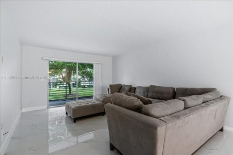 Copropriété à vendre à Coconut Creek, Floride: 2 chambres, 107.4 m2 № 1946700 - photo 3