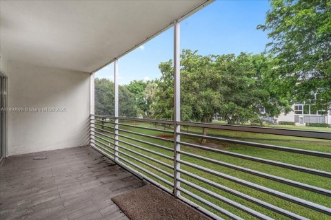 Copropriété à vendre à Coconut Creek, Floride: 2 chambres, 107.4 m2 № 1946700 - photo 15