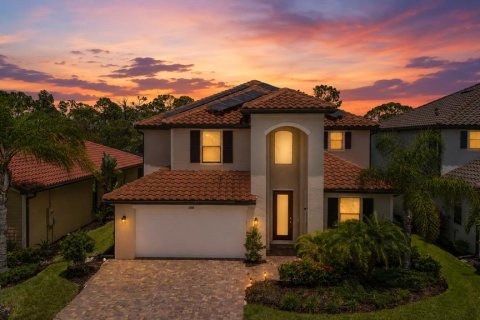 House in Naples, Florida 5 bedrooms, 300.45 sq.m. № 2258526
