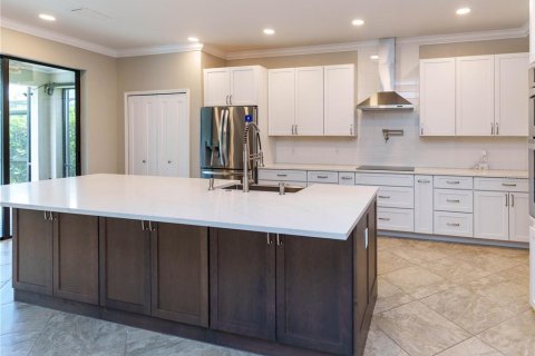 House in Naples, Florida 5 bedrooms, 300.45 sq.m. № 2258526 - photo 4