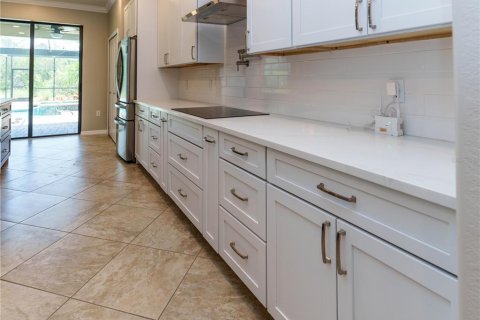 House in Naples, Florida 5 bedrooms, 300.45 sq.m. № 2258526 - photo 18