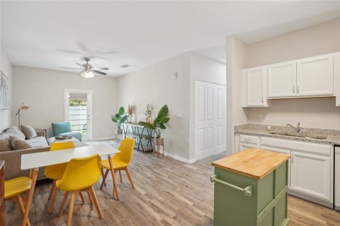 Appartement à louer à Tampa, Floride: 2 chambres, 93.65 m2 № 2105895 - photo 4