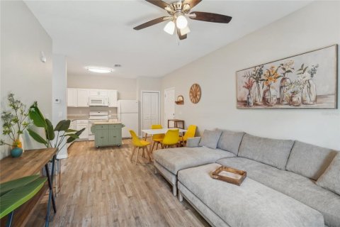 Appartement à louer à Tampa, Floride: 2 chambres, 93.65 m2 № 2105895 - photo 2