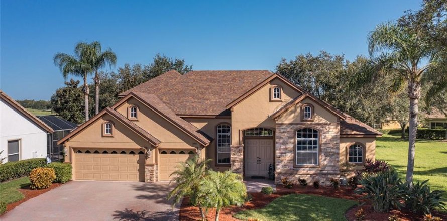 House in Trinity, Florida 4 bedrooms, 293.57 sq.m. № 1840375
