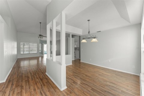 Villa ou maison à vendre à Ocoee, Floride: 4 chambres, 185.06 m2 № 2421664 - photo 4