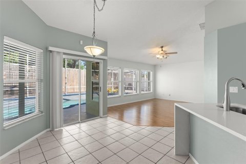 Villa ou maison à vendre à Ocoee, Floride: 4 chambres, 185.06 m2 № 2421664 - photo 10