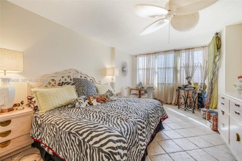 Купить кондоминиум в Майами-Бич, Флорида 1 спальня, 119.84м2, № 2057799 - фото 14