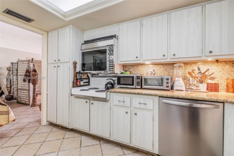 Купить кондоминиум в Майами-Бич, Флорида 1 спальня, 119.84м2, № 2057799 - фото 12