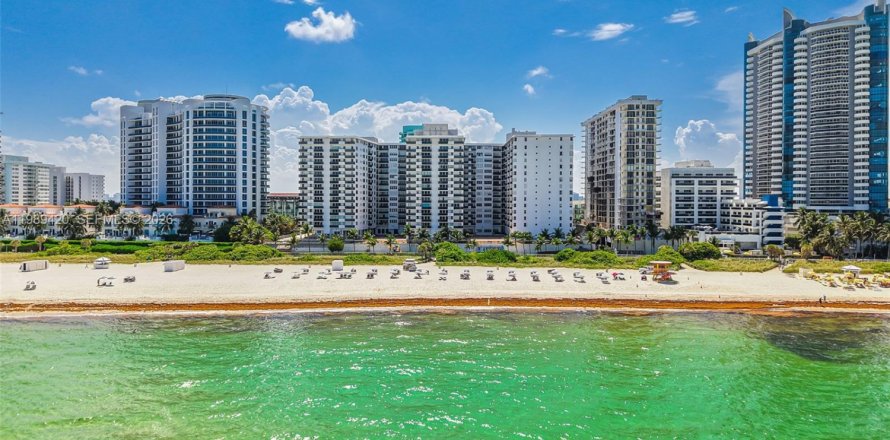 Кондоминиум с 1 спальней в Майами-Бич, Флорида № 2057799