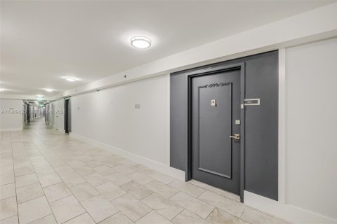 Купить кондоминиум в Майами-Бич, Флорида 1 спальня, 119.84м2, № 2057799 - фото 17