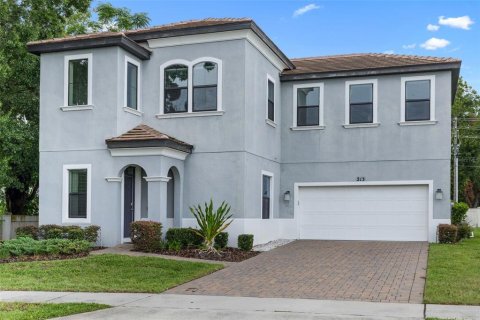 House in Haines City, Florida 3 bedrooms, 187.57 sq.m. № 1881267 - photo 1