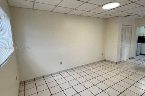 Casa en venta en Miramar, Florida, 4 dormitorios, 163.69 m2 № 2000679 - foto 15