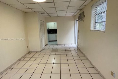 Casa en venta en Miramar, Florida, 4 dormitorios, 163.69 m2 № 2000679 - foto 16