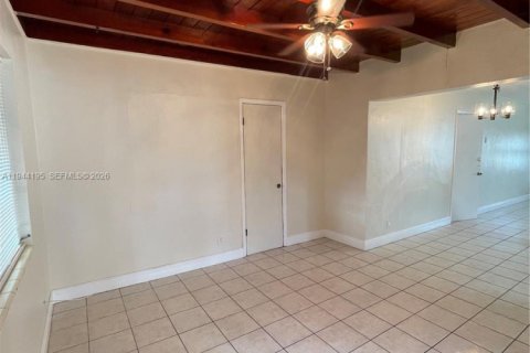 Casa en venta en Miramar, Florida, 4 dormitorios, 163.69 m2 № 2000679 - foto 14