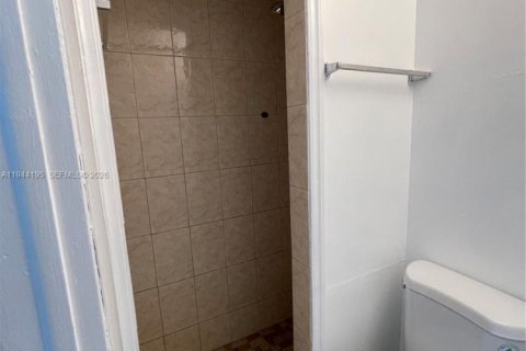 Casa en venta en Miramar, Florida, 4 dormitorios, 163.69 m2 № 2000679 - foto 19