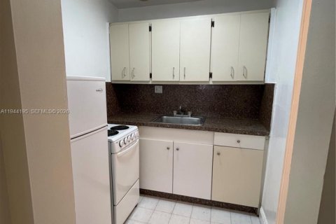 Casa en venta en Miramar, Florida, 4 dormitorios, 163.69 m2 № 2000679 - foto 17