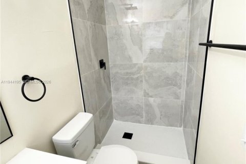 Casa en venta en Miramar, Florida, 4 dormitorios, 163.69 m2 № 2000679 - foto 13