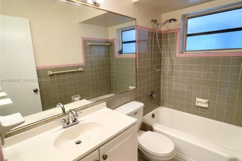 Casa en venta en Miramar, Florida, 4 dormitorios, 163.69 m2 № 2000679 - foto 8