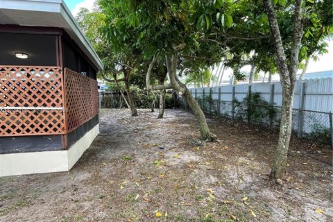 Casa en venta en Miramar, Florida, 4 dormitorios, 163.69 m2 № 2000679 - foto 25