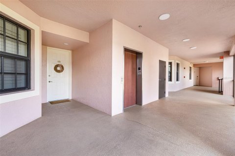 Copropriété à vendre à Punta Gorda, Floride: 2 chambres, 166.11 m2 № 2137775 - photo 3