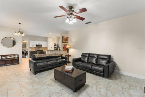 House in Minneola, Florida 5 bedrooms, 256.41 sq.m. № 2321226 - photo 30