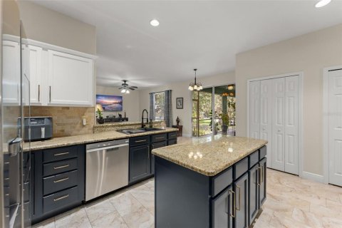 House in Minneola, Florida 5 bedrooms, 256.41 sq.m. № 2321226 - photo 25