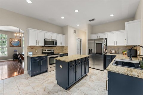 House in Minneola, Florida 5 bedrooms, 256.41 sq.m. № 2321226 - photo 23