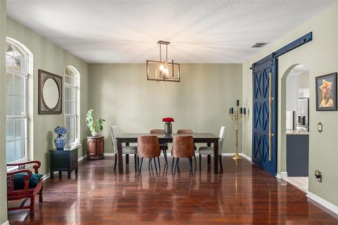 House in Minneola, Florida 5 bedrooms, 256.41 sq.m. № 2321226 - photo 9
