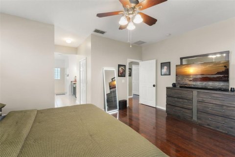 House in Minneola, Florida 5 bedrooms, 256.41 sq.m. № 2321226 - photo 17