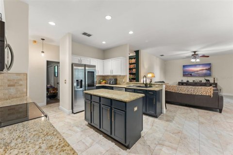 House in Minneola, Florida 5 bedrooms, 256.41 sq.m. № 2321226 - photo 22