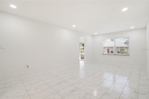 Condo in Bradenton, Florida, 1 bedroom № 2109709 - photo 4