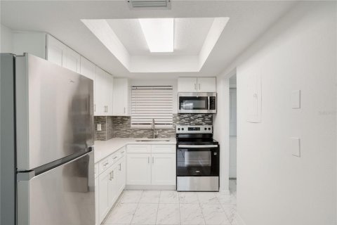 Condo in Bradenton, Florida, 1 bedroom № 2109709 - photo 10