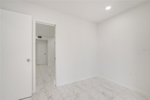 Condo in Bradenton, Florida, 1 bedroom № 2109709 - photo 25