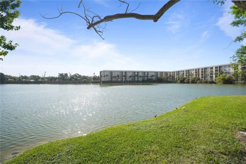 Condo in Bradenton, Florida, 1 bedroom № 2109709 - photo 29