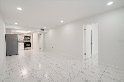 Condo in Bradenton, Florida, 1 bedroom № 2109709 - photo 5