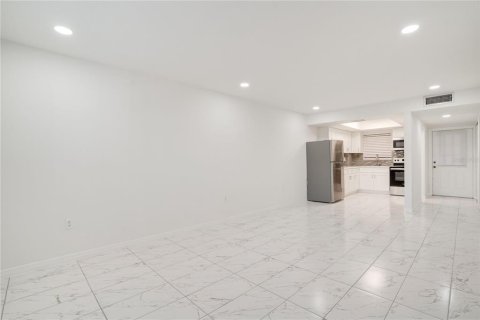 Condo in Bradenton, Florida, 1 bedroom № 2109709 - photo 6