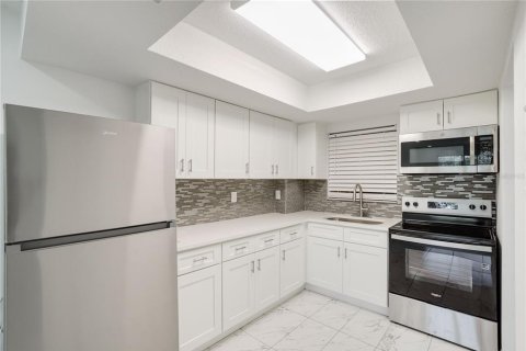 Condo in Bradenton, Florida, 1 bedroom № 2109709 - photo 11