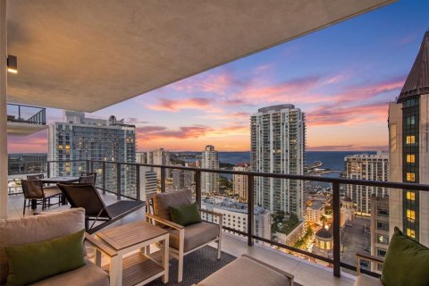 Condo à Saint Petersburg, Floride, 2 chambres  № 2400142