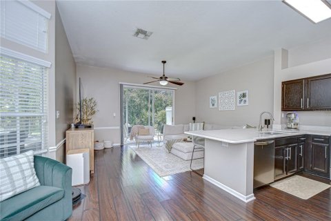 Touwnhouse à vendre à Tampa, Floride: 2 chambres, 139.73 m2 № 1912122 - photo 16