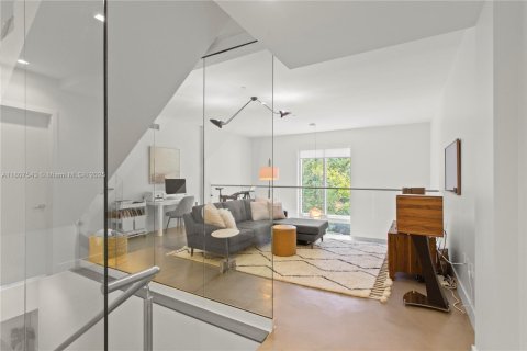 Condominio en venta en Miami, Florida, 3 dormitorios, 207.73 m2 № 1748247 - foto 12