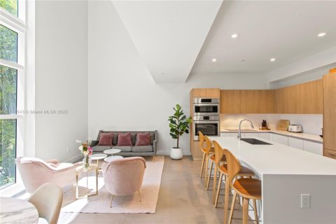Condominio en venta en Miami, Florida, 3 dormitorios, 207.73 m2 № 1748247 - foto 1