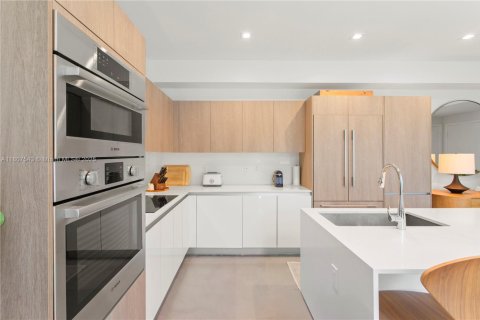 Condominio en venta en Miami, Florida, 3 dormitorios, 207.73 m2 № 1748247 - foto 5