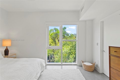 Condominio en venta en Miami, Florida, 3 dormitorios, 207.73 m2 № 1748247 - foto 17