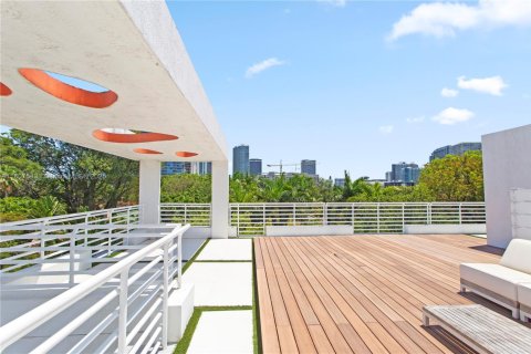 Condominio en venta en Miami, Florida, 3 dormitorios, 207.73 m2 № 1748247 - foto 28