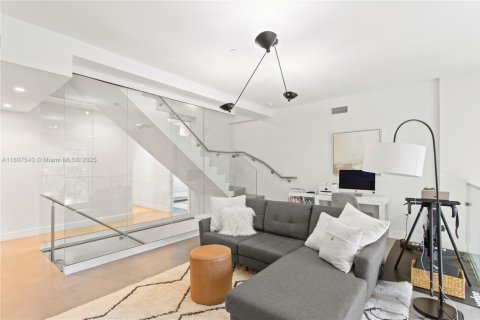 Condominio en venta en Miami, Florida, 3 dormitorios, 207.73 m2 № 1748247 - foto 14