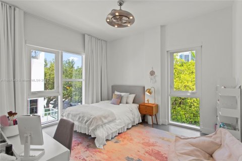 Condominio en venta en Miami, Florida, 3 dormitorios, 207.73 m2 № 1748247 - foto 20